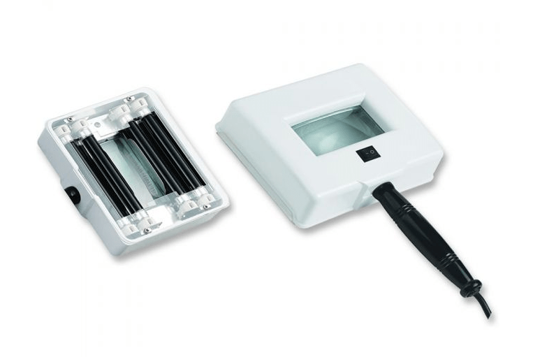 Wood's Lamp - Diagnostic Tool