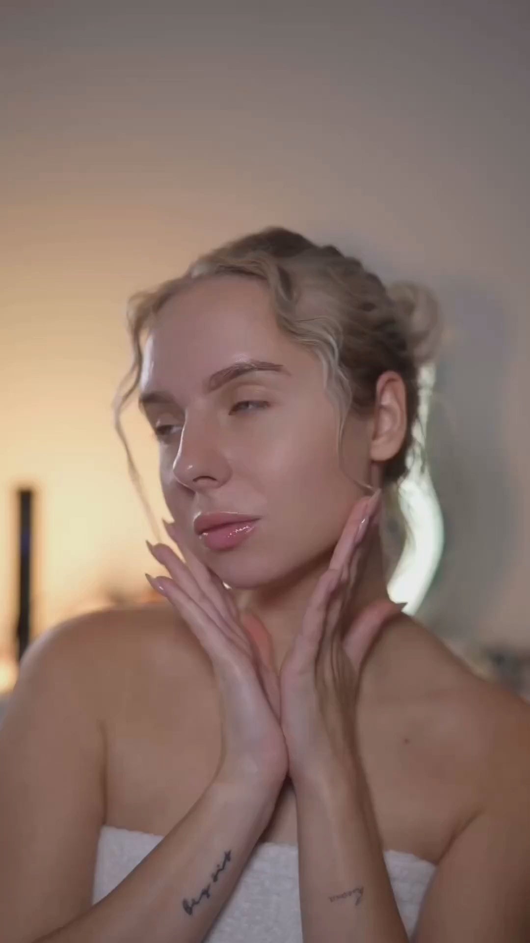 Load video: Multi Vitamin C Serum